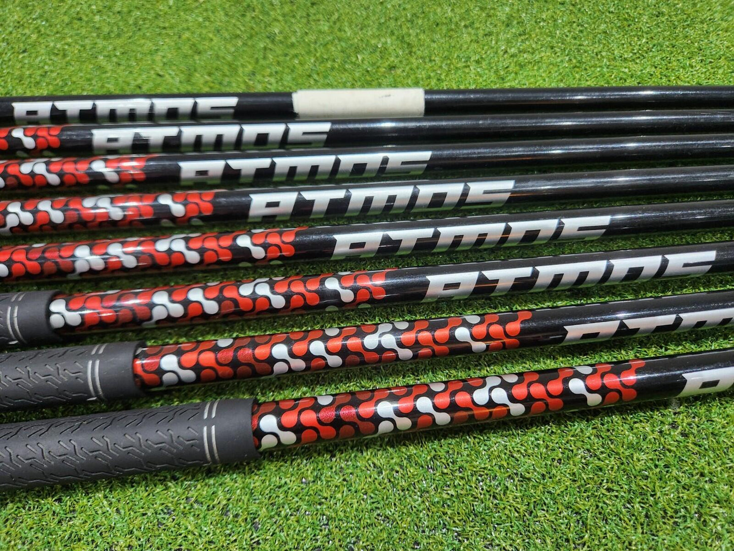TaylorMade M4 Iron Set - 4-PW + SW - Men's RH - Regular Flex