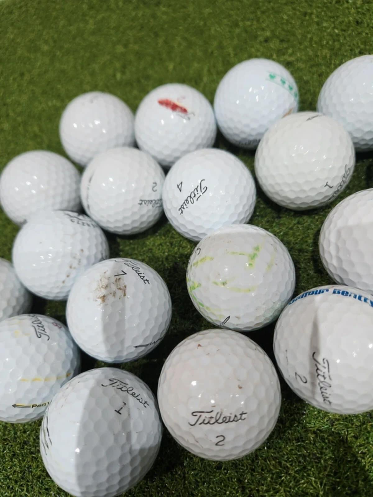 18 x Titleist Pro V1 A/B Mix 2nd Chance Golf Balls - White - Great Value