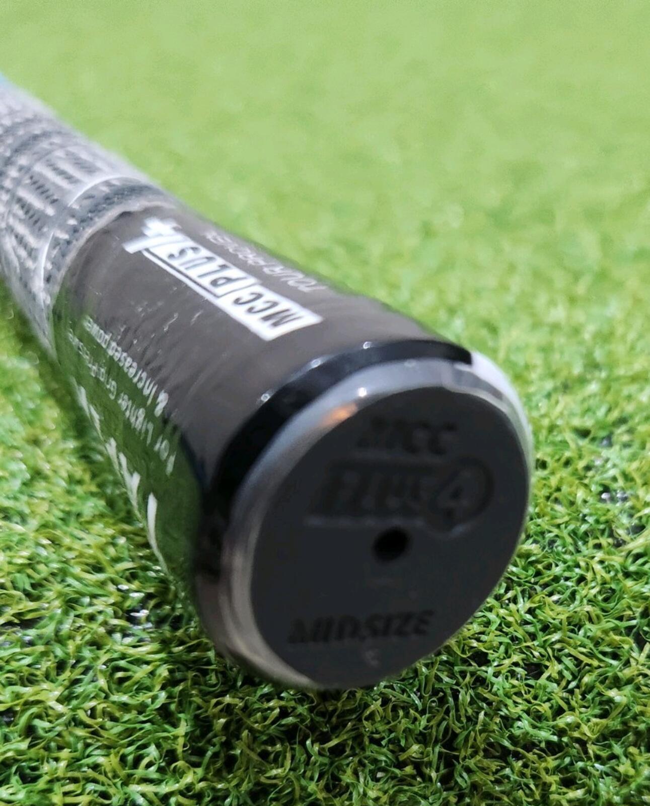 Genuine Golf Pride MCC Plus 4 Midsize Golf Grips - Black/Blue